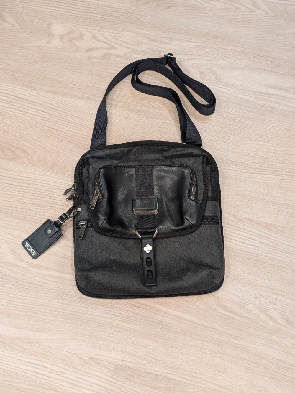 TUMI Black Crossbody Messenger Bag Leather Trim Commuter Travel EDC